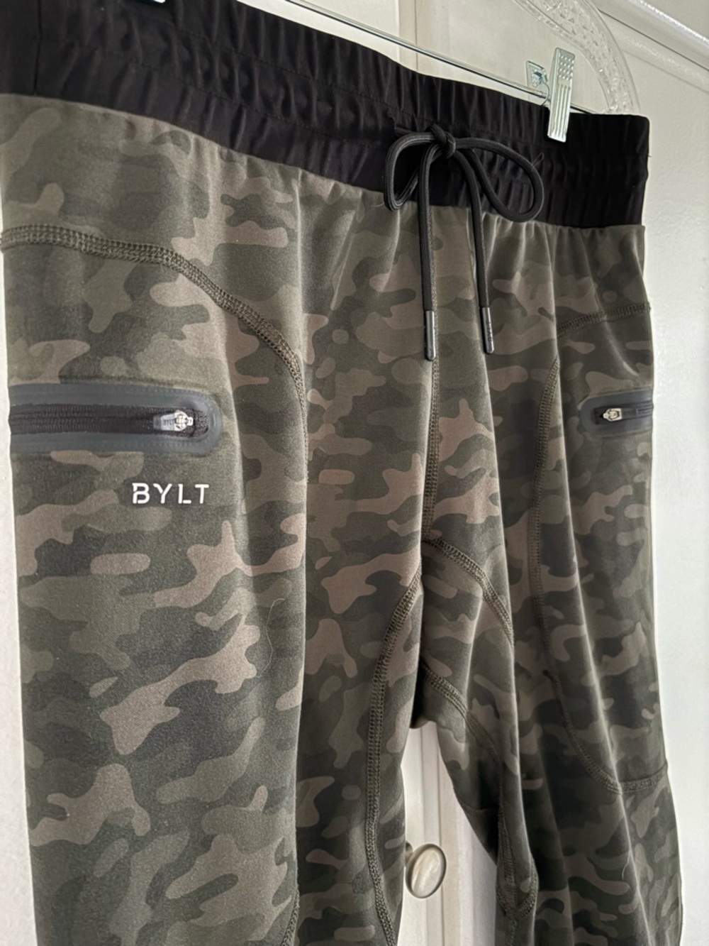BYLT Men's Elite Camo Jogger Sweatpants - Olive/Black